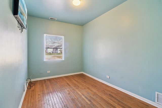 611 Golfview Drive, Round Lake Beach, IL 60073