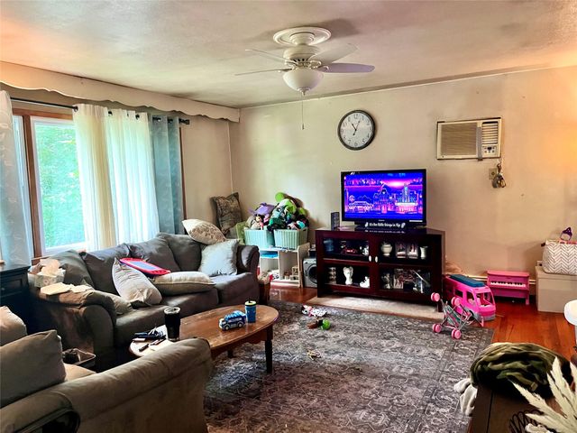 34 Luty Drive, Hyde Park, NY 12538