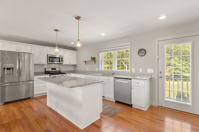 25 Craftsman Ct 25, Grafton, MA 01560