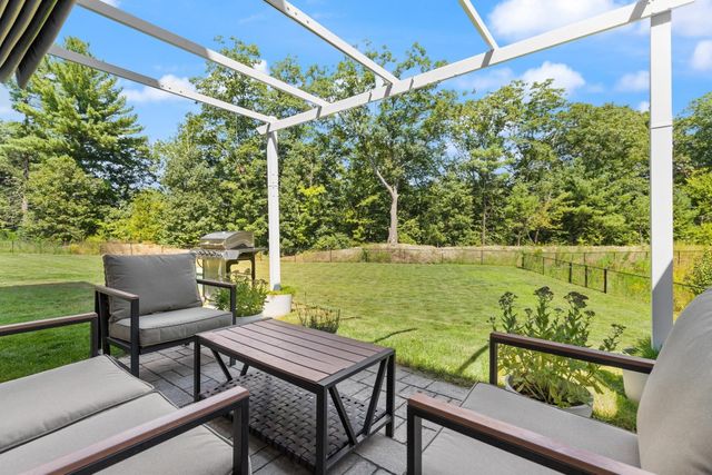 25 Craftsman Ct 25, Grafton, MA 01560