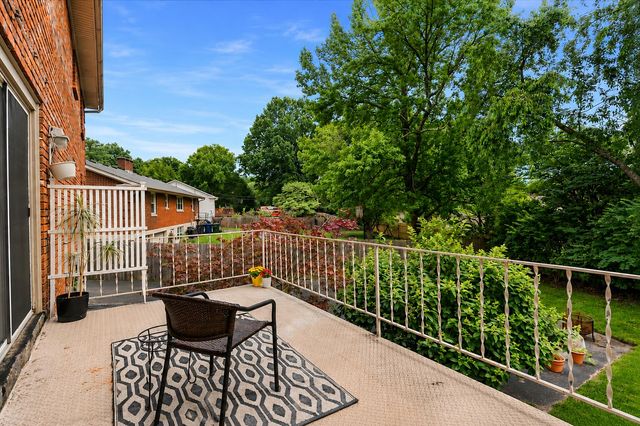 328 Leawood Drive, Lexington, KY 40502
