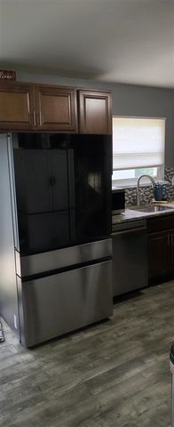 15212 Orchard Court, Romulus, MI 48174