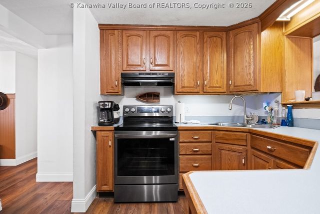 1549 Clearview Heights Road, Charleston, WV 25312