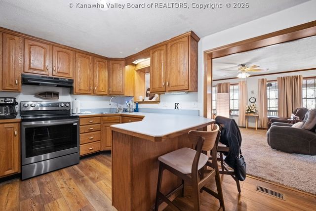 1549 Clearview Heights Road, Charleston, WV 25312