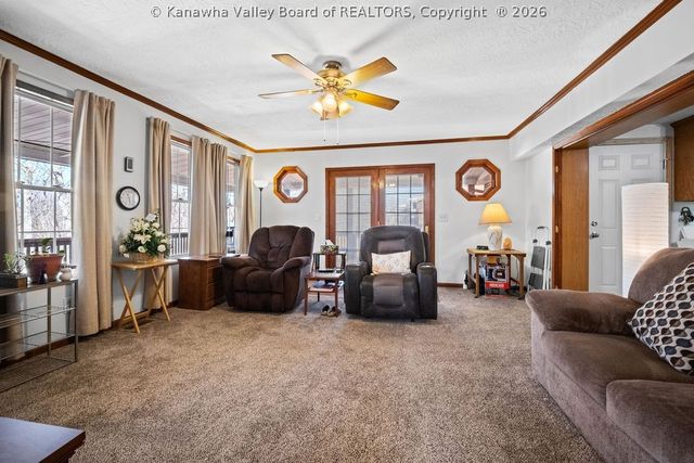 1549 Clearview Heights Road, Charleston, WV 25312