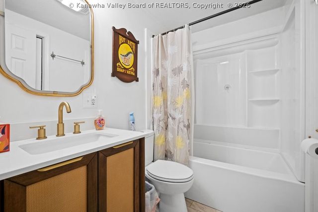 1549 Clearview Heights Road, Charleston, WV 25312