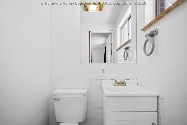 1549 Clearview Heights Road, Charleston, WV 25312