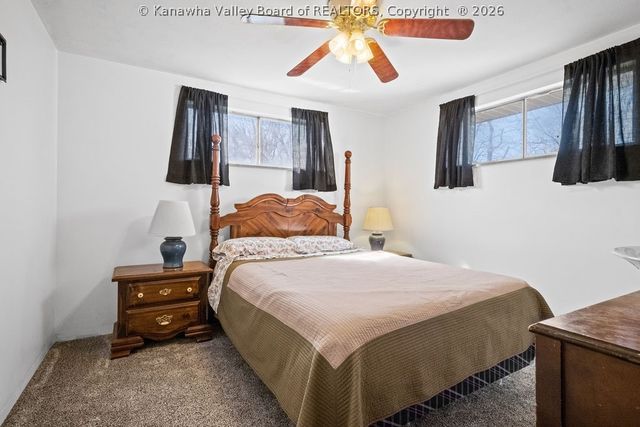 1549 Clearview Heights Road, Charleston, WV 25312