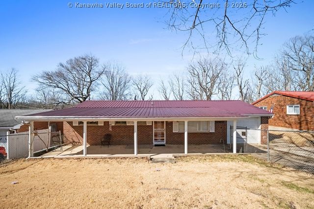 1549 Clearview Heights Road, Charleston, WV 25312