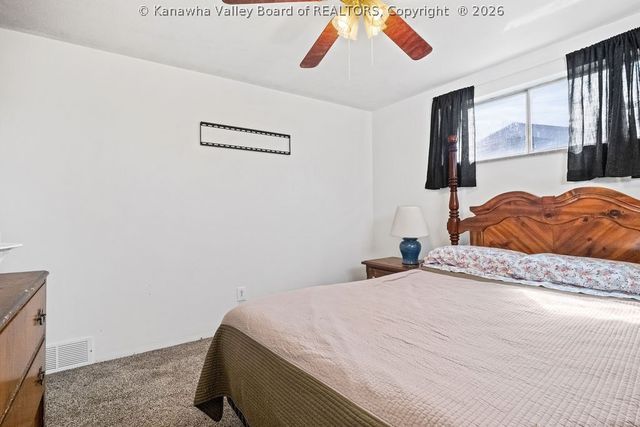 1549 Clearview Heights Road, Charleston, WV 25312