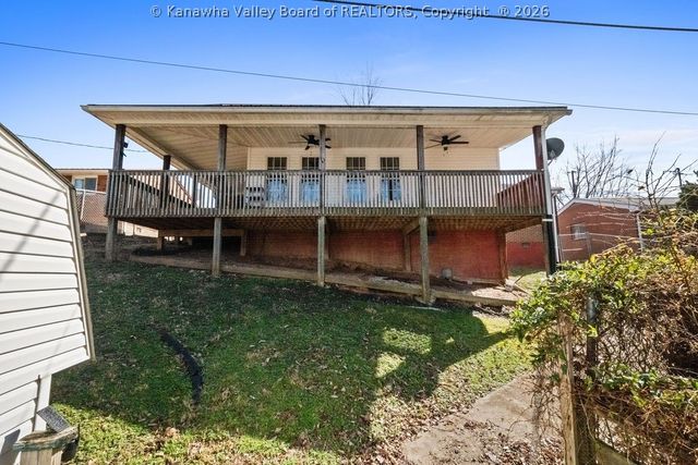 1549 Clearview Heights Road, Charleston, WV 25312