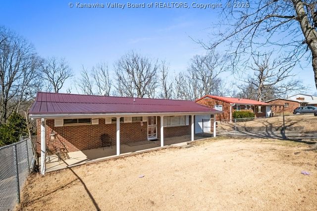 1549 Clearview Heights Road, Charleston, WV 25312