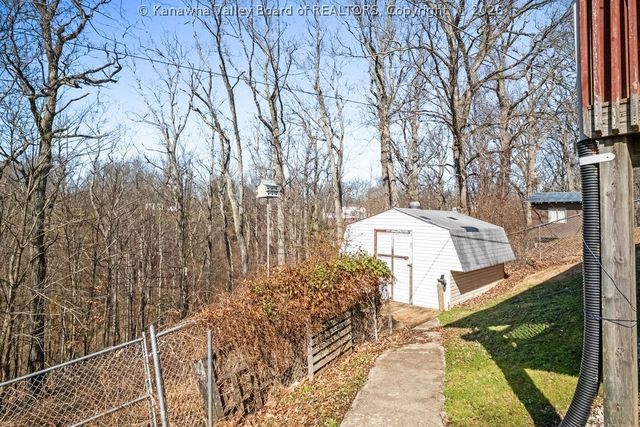 1549 Clearview Heights Road, Charleston, WV 25312