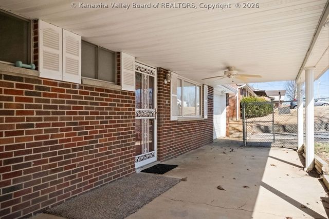 1549 Clearview Heights Road, Charleston, WV 25312