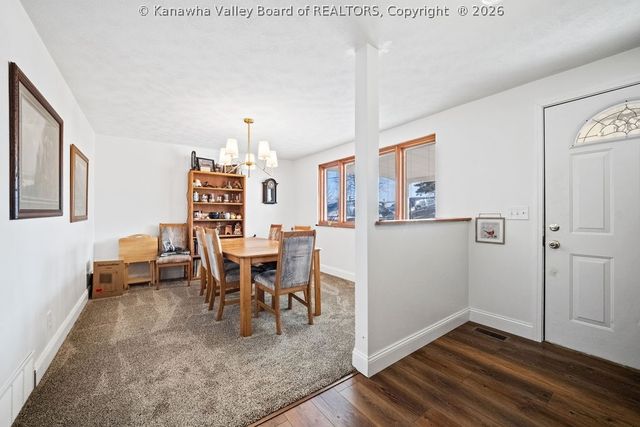 1549 Clearview Heights Road, Charleston, WV 25312