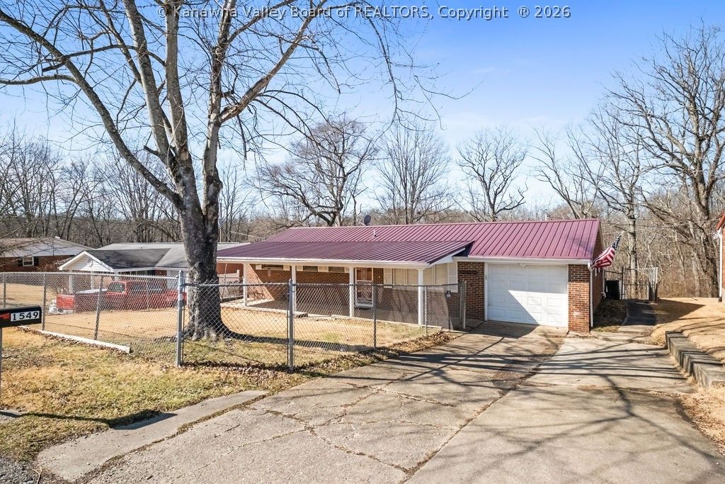 1549 Clearview Heights Road, Charleston, WV 25312