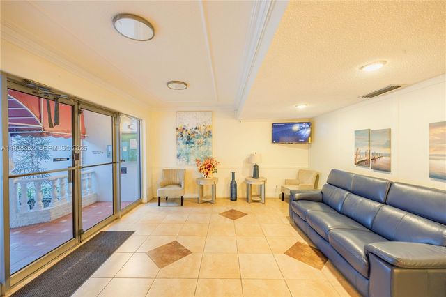 4750 NW 22nd Court 211, Lauderhill, FL 33313