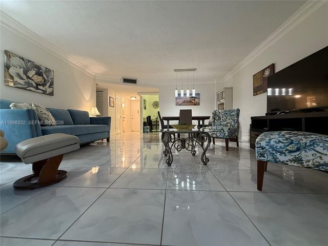 4750 NW 22nd Court 211, Lauderhill, FL 33313