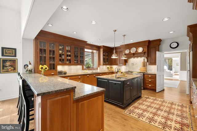 11101 PINEY MEETINGHOUSE RD, Potomac, MD 20854