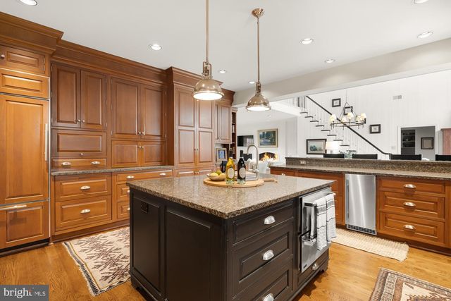 11101 PINEY MEETINGHOUSE RD, Potomac, MD 20854