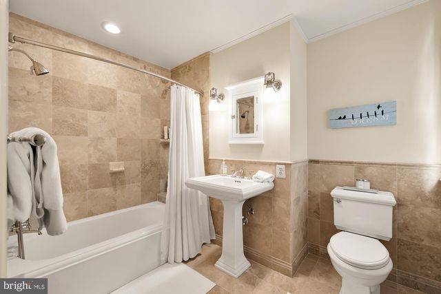 11101 PINEY MEETINGHOUSE RD, Potomac, MD 20854