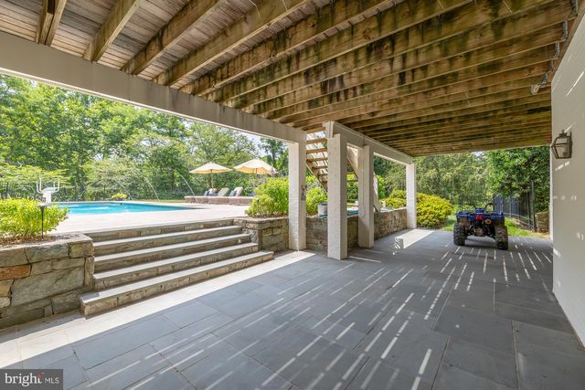 11101 PINEY MEETINGHOUSE RD, Potomac, MD 20854