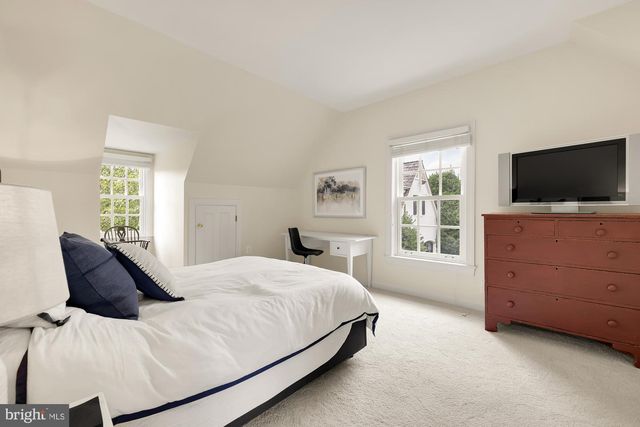 11101 PINEY MEETINGHOUSE RD, Potomac, MD 20854