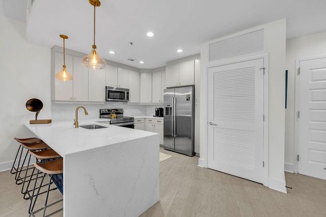 1080 Peachtree Street NE 1113, Atlanta, GA 30309