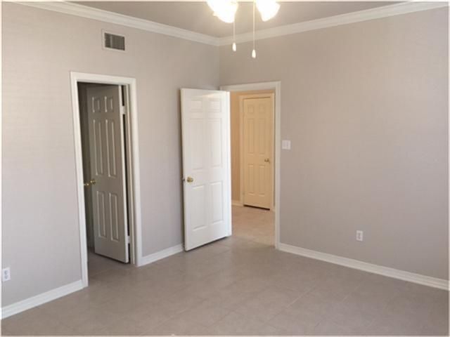 2255 Braeswood Park Drive 223, Houston, TX 77030