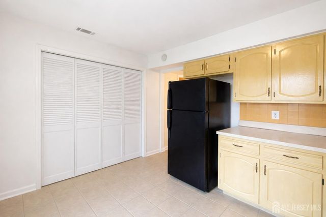 203 Mandon Court 2, South Brunswick, NJ 08540
