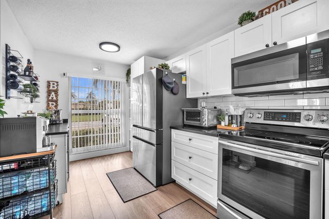 20814 Vinesta Circle 293, Boca Raton, FL 33433