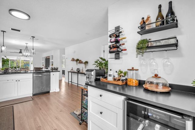 20814 Vinesta Circle 293, Boca Raton, FL 33433