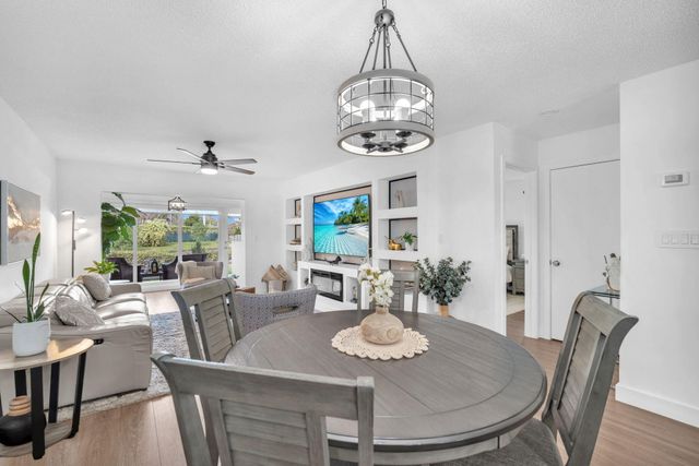 20814 Vinesta Circle 293, Boca Raton, FL 33433