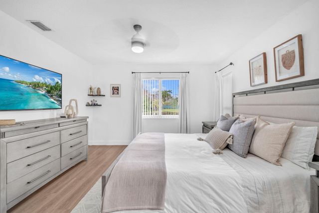 20814 Vinesta Circle 293, Boca Raton, FL 33433