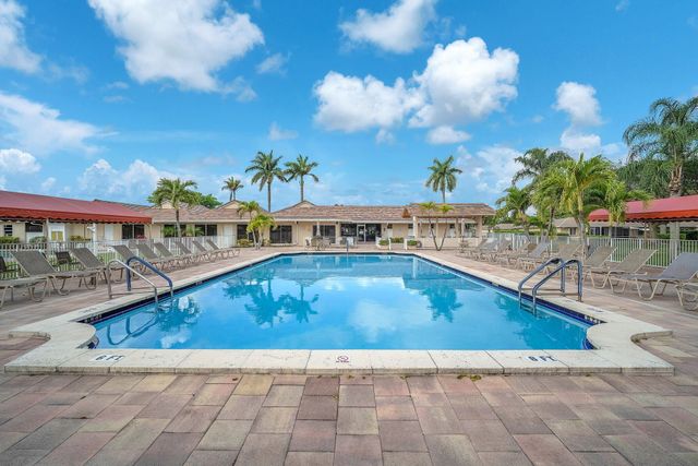 20814 Vinesta Circle 293, Boca Raton, FL 33433