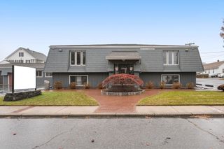 150 Burnside St, Cranston, RI 02910