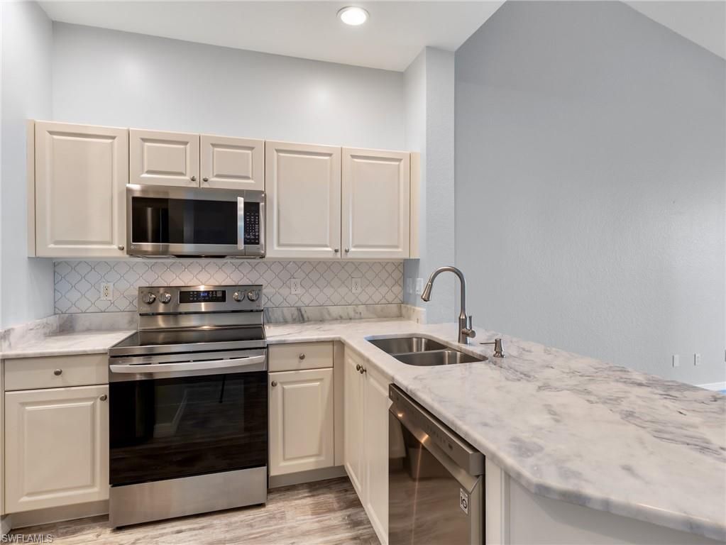 4231 Liron AVE 202, FORT MYERS, FL 33916 — photo 4