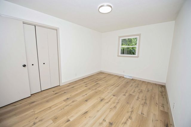 316 S Cedarbrook Avenue, Springfield, MO 65802