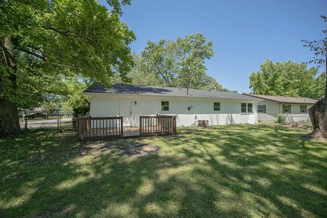316 S Cedarbrook Avenue, Springfield, MO 65802