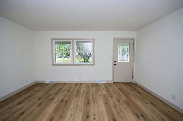 316 S Cedarbrook Avenue, Springfield, MO 65802