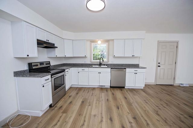 316 S Cedarbrook Avenue, Springfield, MO 65802