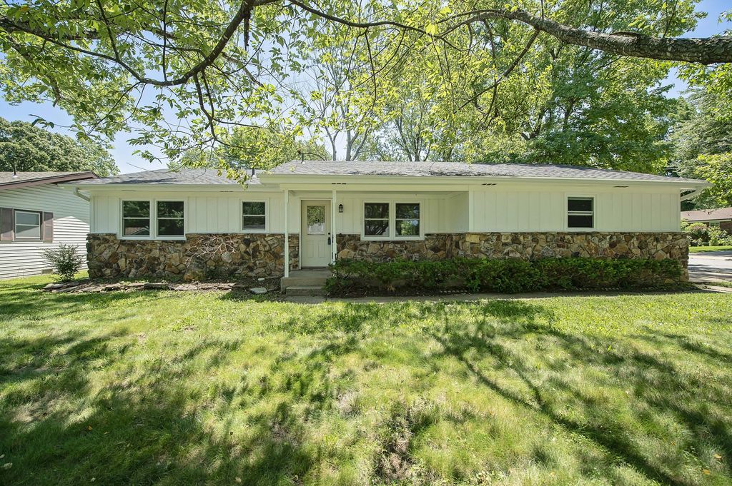 316 S Cedarbrook Avenue, Springfield, MO 65802