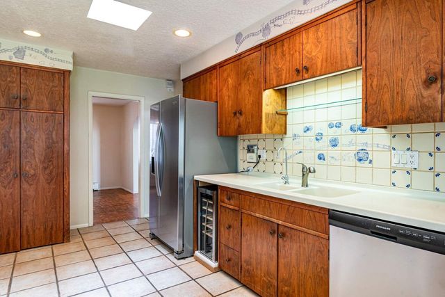 2532 Harold Place NE, Albuquerque, NM 87106