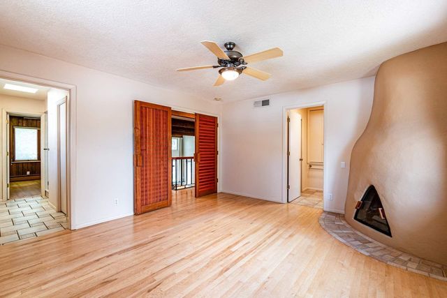 2532 Harold Place NE, Albuquerque, NM 87106