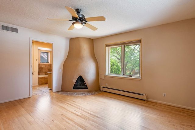 2532 Harold Place NE, Albuquerque, NM 87106