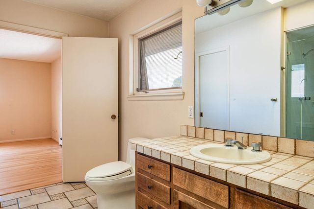 2532 Harold Place NE, Albuquerque, NM 87106