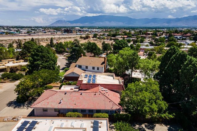 2532 Harold Place NE, Albuquerque, NM 87106