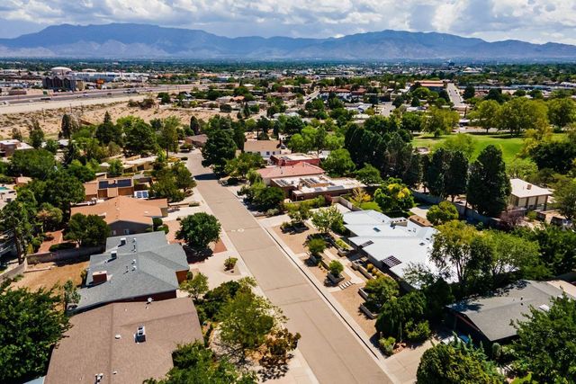 2532 Harold Place NE, Albuquerque, NM 87106