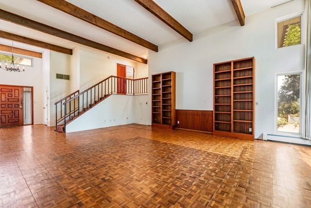2532 Harold Place NE, Albuquerque, NM 87106