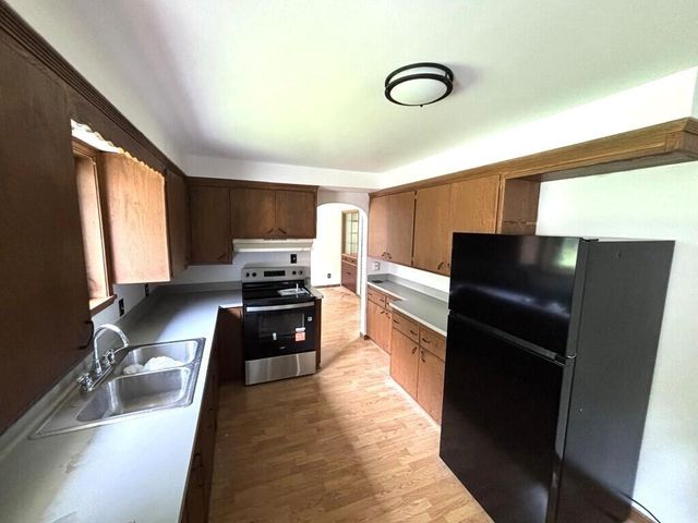 N48W15032 W Lisbon ROAD, Menomonee Falls, WI 53051